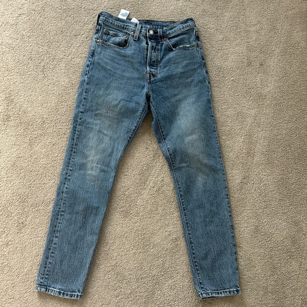 Women’s Levi’s jeans